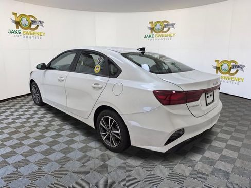 Certified 2024 Kia Forte LXS FWD image 7