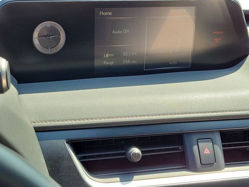 Used 2022 Lexus UX 200 UX 200 w/ Accessory Package (Z2) image 24