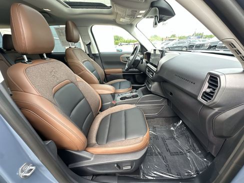 Certified 2025 Ford Bronco Sport Outer Banks w/ Outer Banks Tech Package+ AWD/4WD image 35