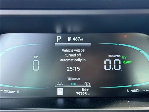 Used 2025 Hyundai Elantra Hybrid FWD image 16