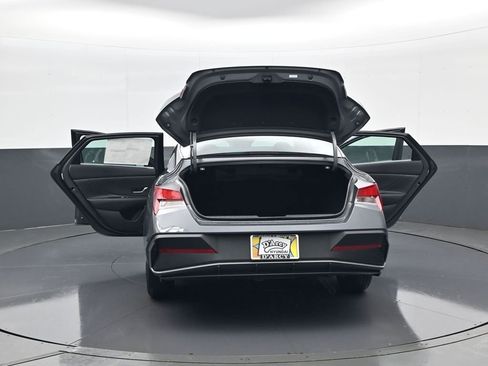 New 2026 Hyundai Elantra SE image 32