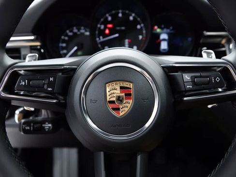 Certified 2026 Porsche Macan AWD/4WD image 14