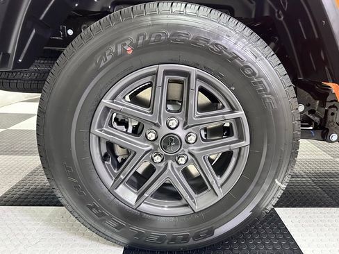 New 2025 Jeep Gladiator Sport image 9