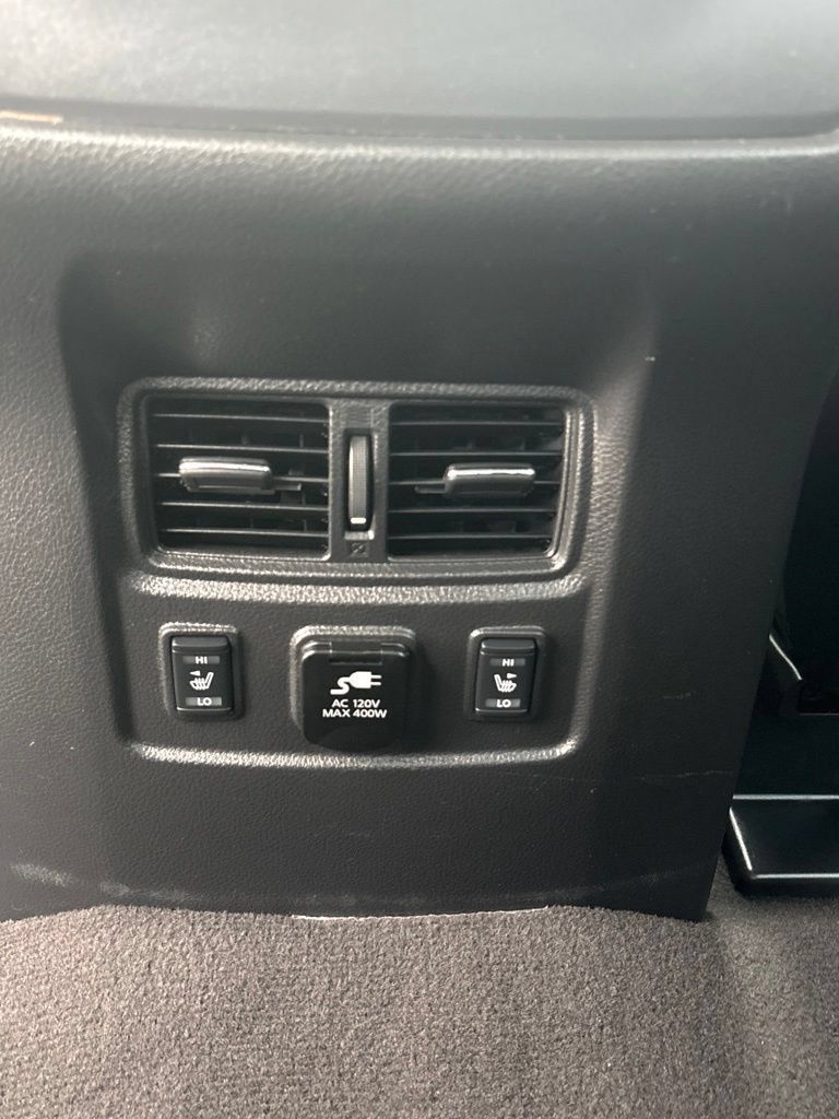 Used 2017 Nissan Titan Platinum Reserve AWD/4WD image 23