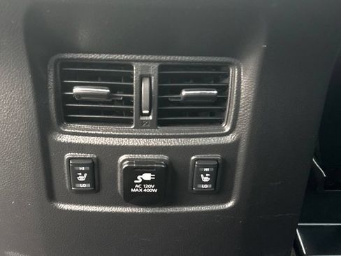 Used 2017 Nissan Titan Platinum Reserve AWD/4WD image 23