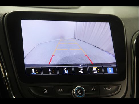 Certified 2022 Chevrolet Equinox RS w/ RS Leather Package AWD/4WD image 13