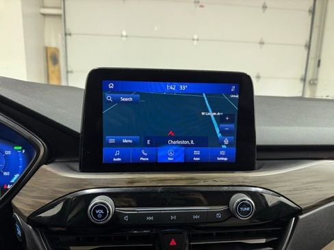 Used 2020 Ford Escape Titanium image 19