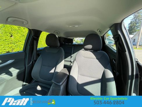 Used 2023 Chevrolet Bolt EUV LT image 34