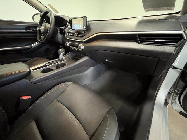 Used 2024 Nissan Altima 2.5 S FWD image 11