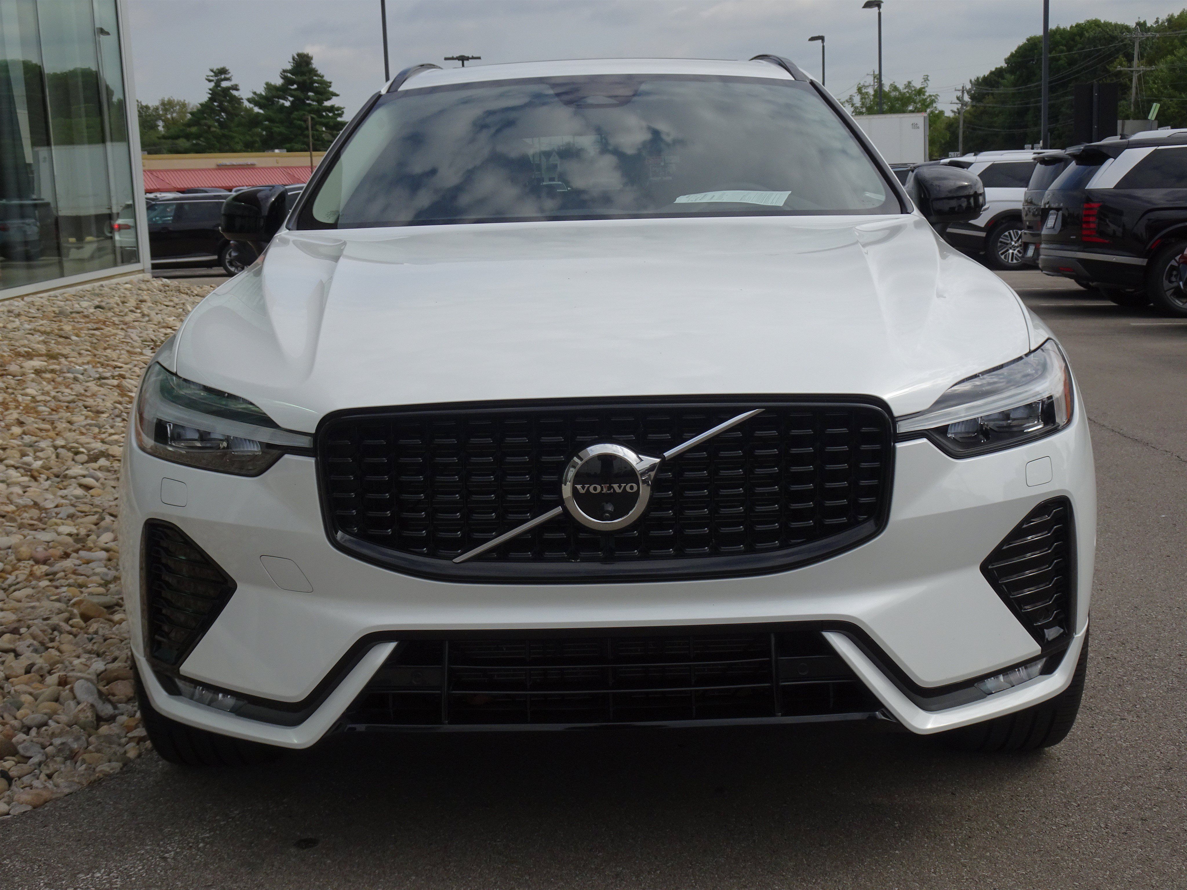 Used 2025 Volvo XC60 B5 Ultra w/ Protection Package Premier AWD/4WD image 7