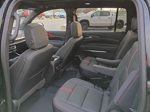 New 2026 Chevrolet Traverse RS image 18