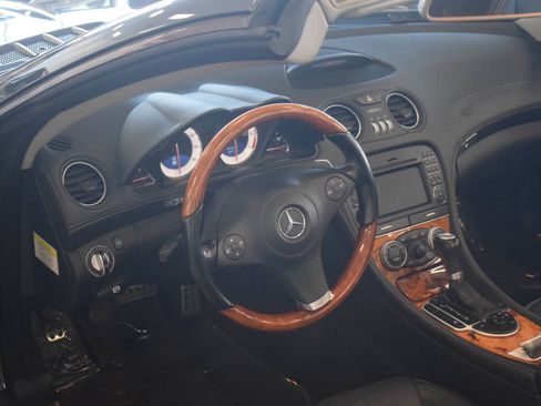 Used 2012 Mercedes-Benz SL 550 image 27