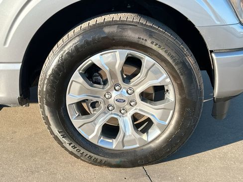 Used 2023 Ford F150 Platinum image 10