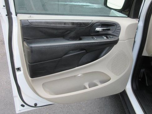 Used 2014 RAM C/V Tradesman FWD image 12