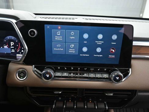 Used 2023 GMC Canyon Denali image 20