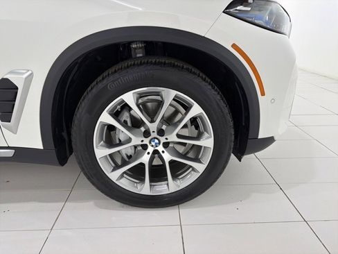 Used 2026 BMW X5 xDrive40i w/ Climate Comfort Package image 45