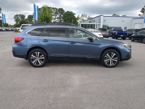 Used 2018 Subaru Outback 2.5i Limited AWD/4WD image 2
