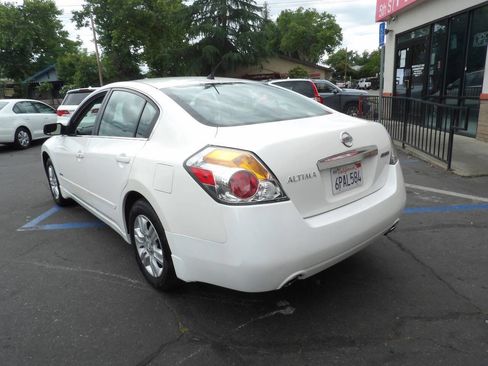 Used 2011 Nissan Altima Hybrid Sedan FWD image 4