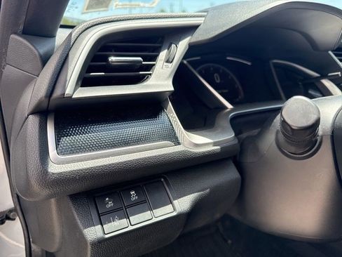 Used 2020 Honda Civic Sport image 9