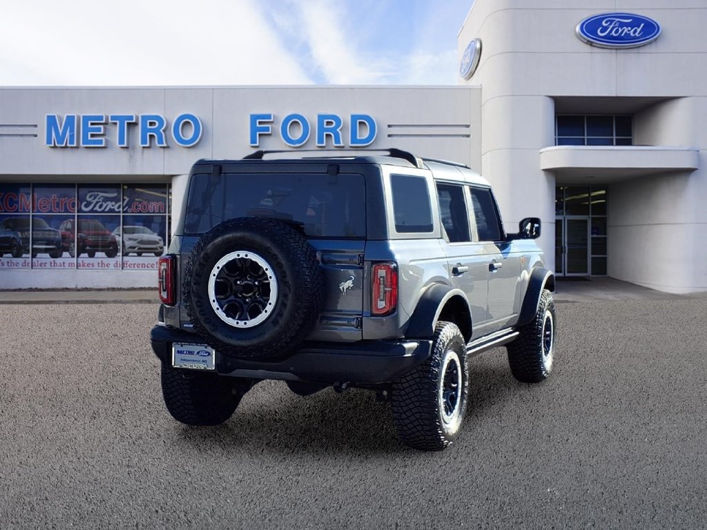 Used 2023 Ford Bronco Badlands w/ Sasquatch Package AWD/4WD image 3