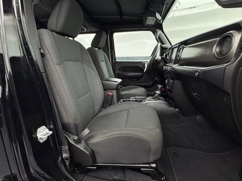 Used 2019 Jeep Wrangler Unlimited Sport image 24