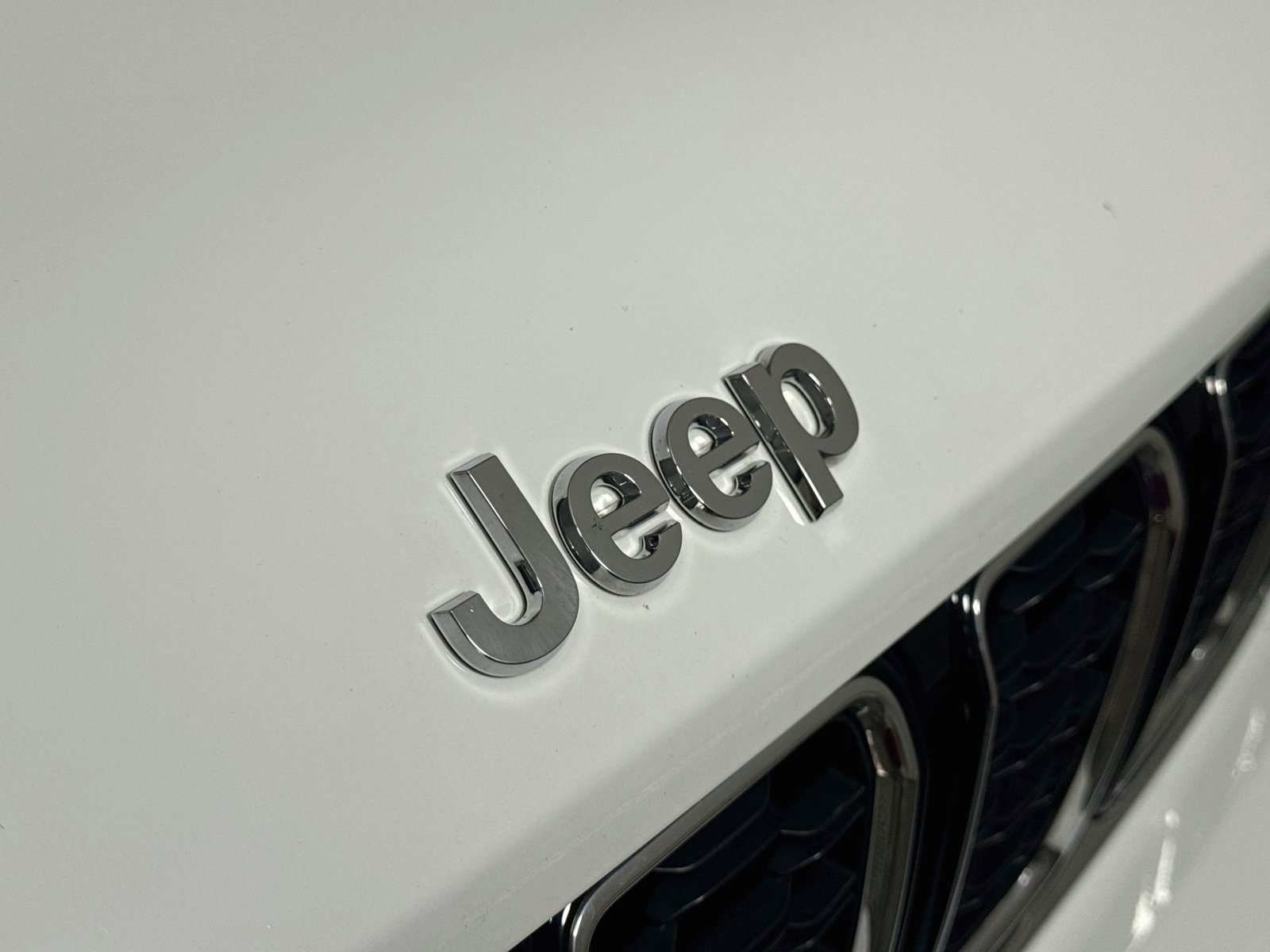 Used 2022 Jeep Grand Cherokee L Limited AWD/4WD image 31