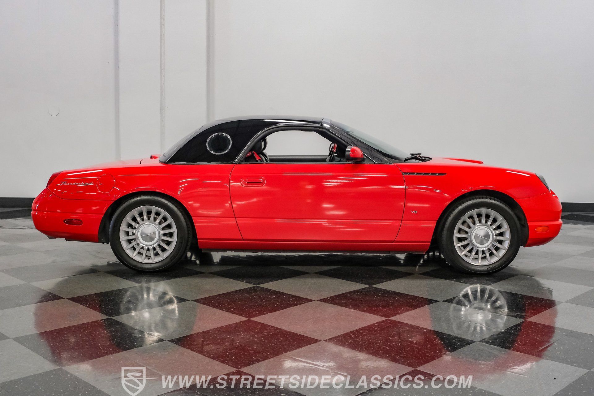Used 2004 Ford Thunderbird RWD image 18