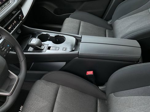 New 2026 Nissan Rogue SV image 31