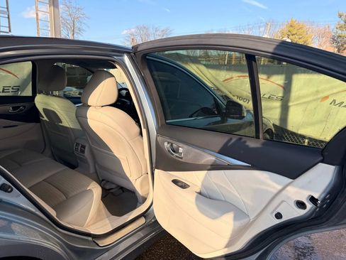 Used 2016 INFINITI Q50 Red Sport 400 image 24