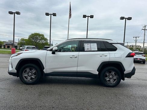 Certified 2022 Toyota RAV4 XLE w/ Convenience Package AWD/4WD image 2