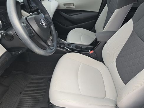 Certified 2022 Toyota Corolla LE image 9