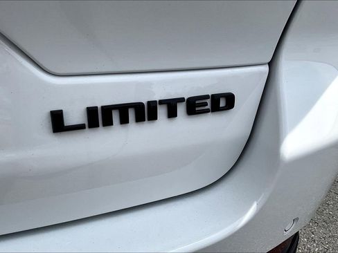 New 2025 Jeep Grand Cherokee Limited w/ Luxury Tech Group II image 11