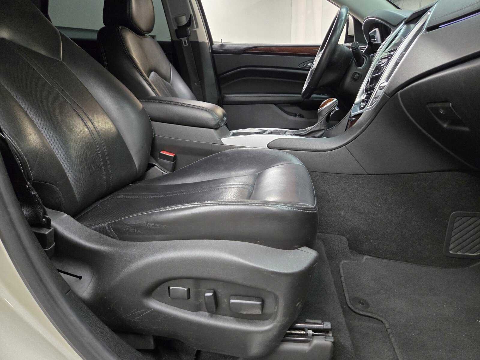 Used 2015 Cadillac SRX Premium w/ Driver Assist Package FWD image 11