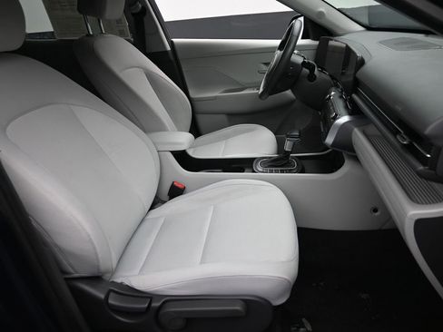 Used 2025 Hyundai Kona SEL image 7