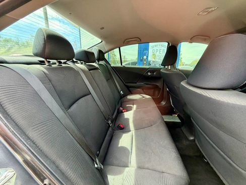Used 2017 Honda Accord LX image 36