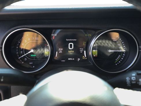 Used 2023 Jeep Wrangler Unlimited Sahara w/ Cold Weather Group AWD/4WD image 14