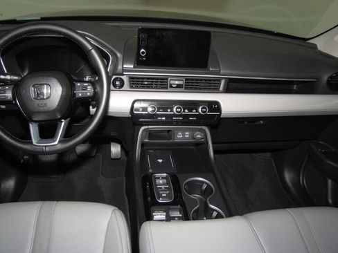 Certified 2025 Honda Pilot Touring image 14