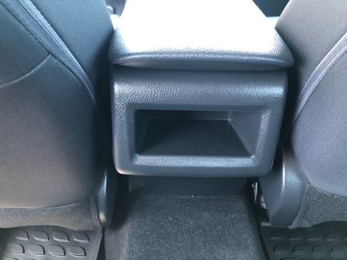 Used 2022 Toyota Camry LE AWD/4WD image 25
