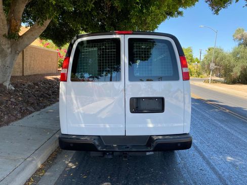 Used 2022 Chevrolet Express 2500 w/ Enhanced Convenience Package RWD image 12