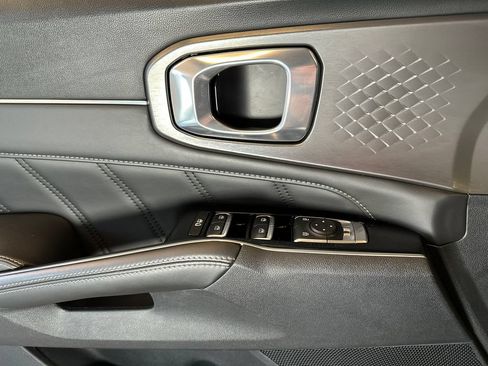 Used 2023 Kia Sorento SX AWD/4WD image 19