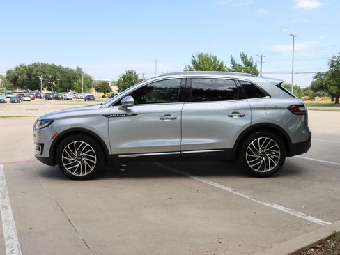 Used 2020 Lincoln Nautilus Reserve FWD image 4