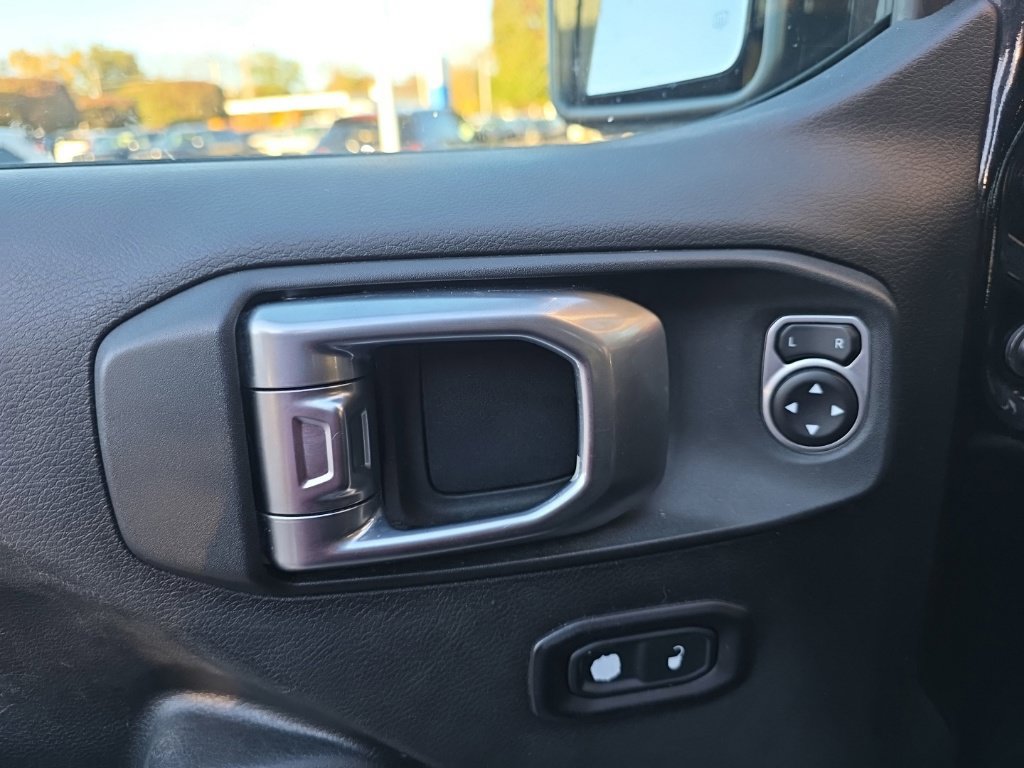 Used 2018 Jeep Wrangler Unlimited Rubicon AWD/4WD image 17