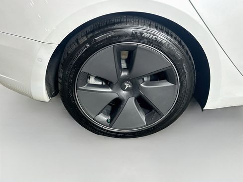 Used 2021 Tesla Model 3 Standard Range Plus RWD image 11