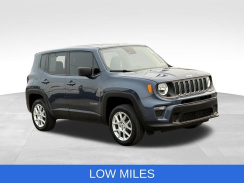 Used 2023 Jeep Renegade Latitude AWD/4WD image 11