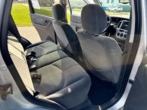 Used 2003 MAZDA Tribute LX image 26