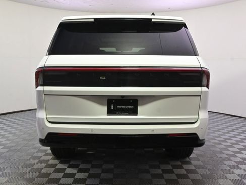 New 2026 Lincoln Navigator L Reserve w/ Jet Appearance Package AWD/4WD image 5