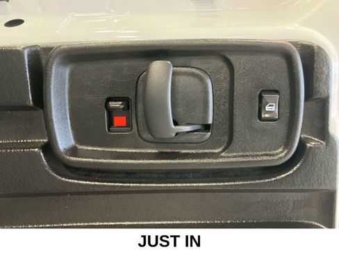 Used 2019 GMC Savana 2500 Extended w/ Driver Convenience Package image 22