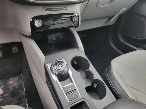 New 2025 Ford Escape SE w/ PHEV Premium Package FWD image 32