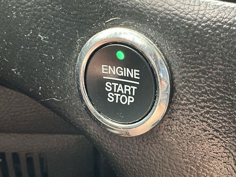 Used 2020 Ford Edge Titanium AWD/4WD image 20