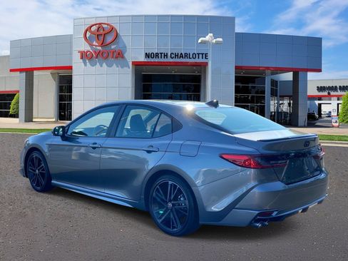 Used 2025 Toyota Camry XSE FWD image 4